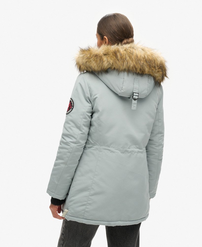 casaco parka com capuz em pele sintética everest na cor cinza skylark