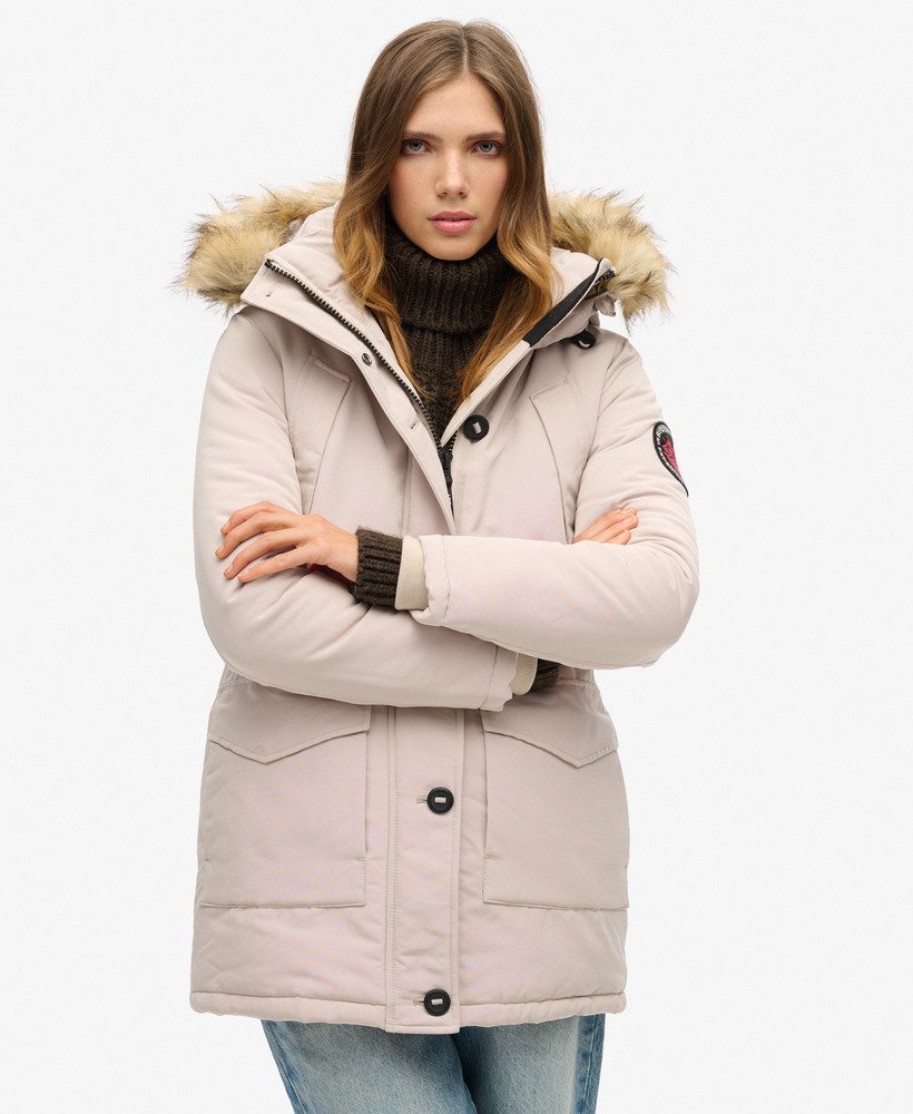 casaco parka com capuz em pele sintética everest na cor cinza chateau.