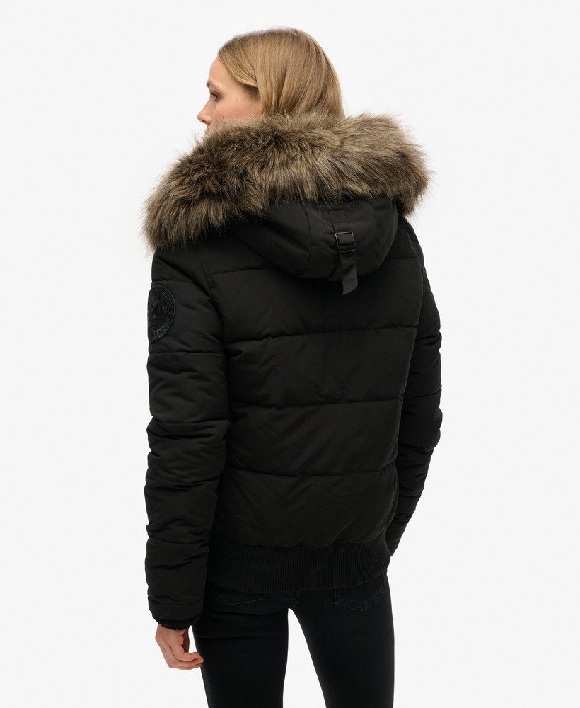 jaqueta bomber com capuz everest na cor preto jato