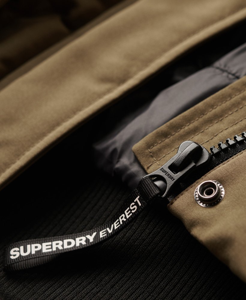 jaqueta bomber com capuz everest na cor verde-oliva militar
