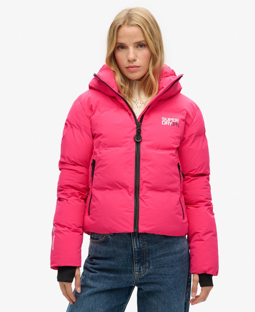 jaqueta puffer boxy com capuz na cor vermelho framboesa