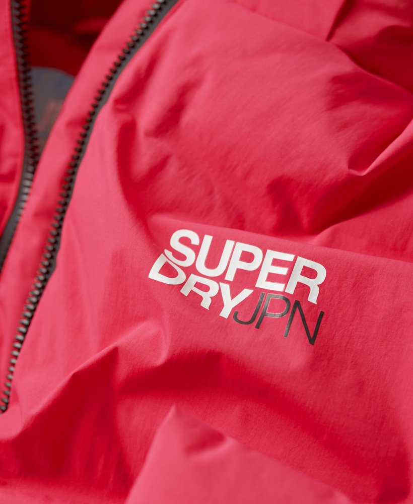 jaqueta puffer boxy com capuz na cor vermelho framboesa