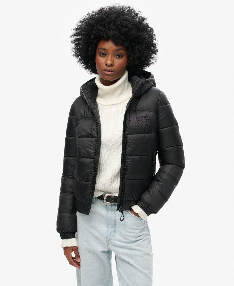 jaqueta bomber esportiva puffer na cor preta.