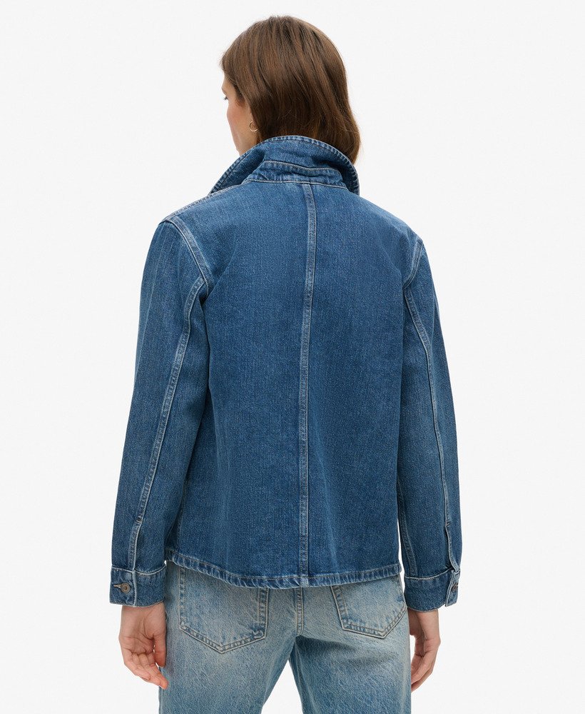 jaqueta jeans estilo utilitário na cor azul beverley