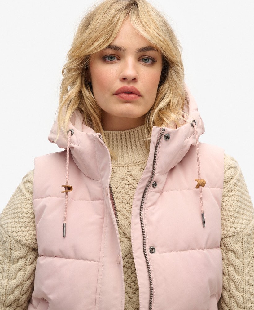 colete acolchoado com capuz everest na cor rosa blush