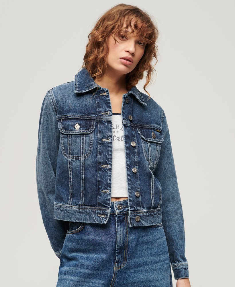 jaqueta jeans slim estilo trucker na cor azul beverley