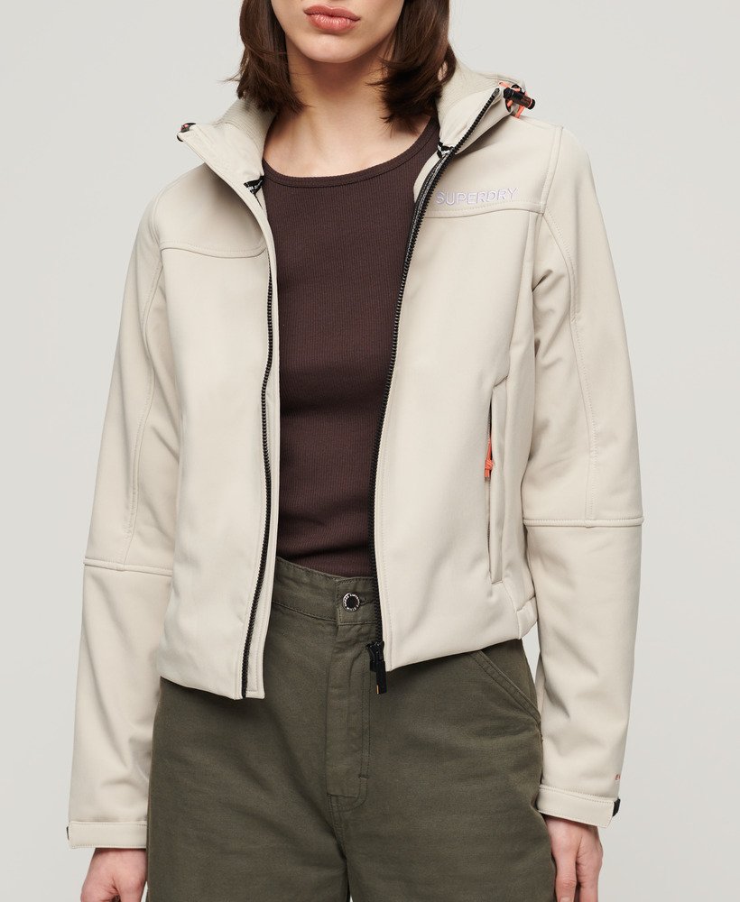 jaqueta trekker soft shell com capuz na cor cinza chateau