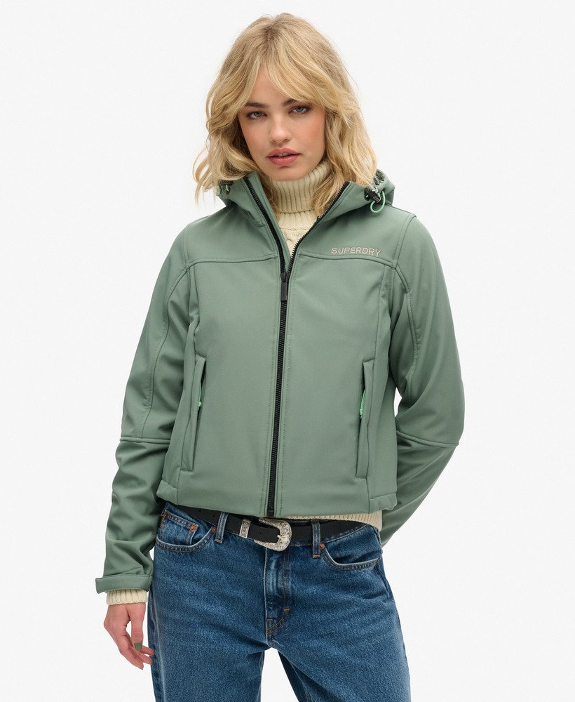 jaqueta trekker soft shell com capuz na cor cáqui laurel