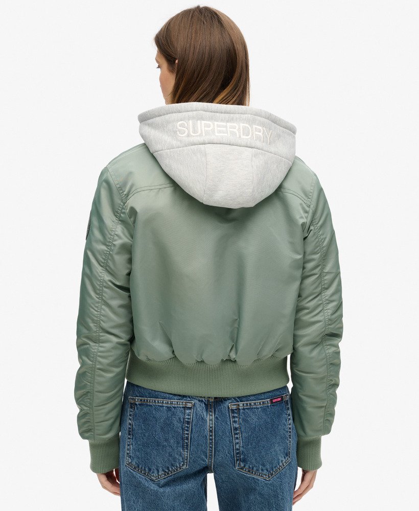jaqueta bomber com capuz na cor cáqui louro