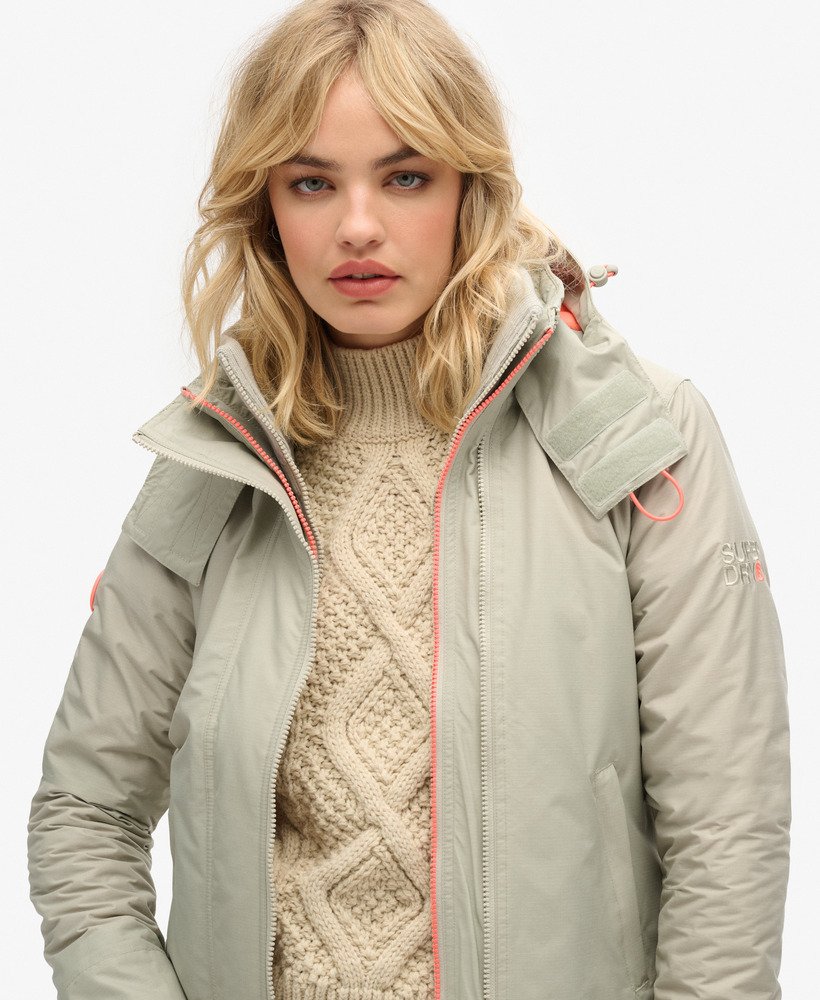 jaqueta corta-vento arctic sd com capuz e zíper frontal na cor willow grey grid.