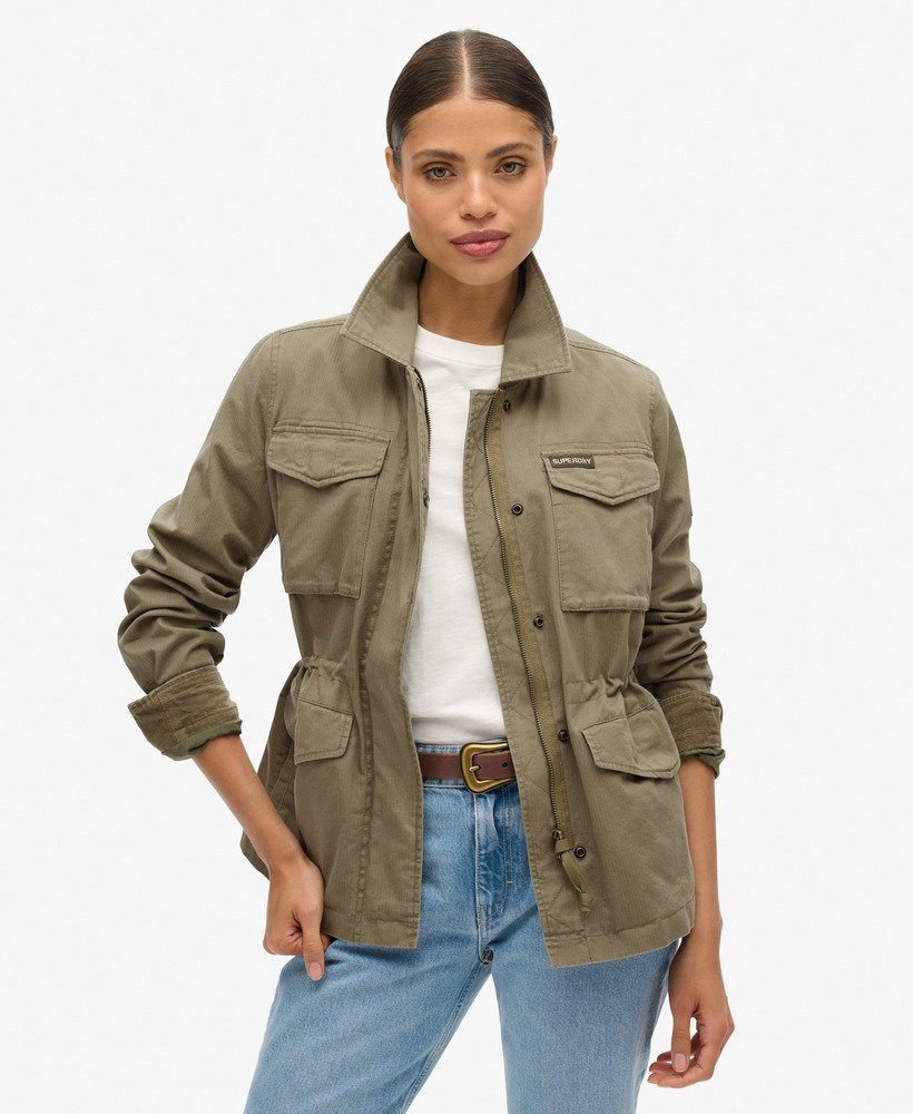 jaqueta militar m65 bordada na cor cáqui musgo.