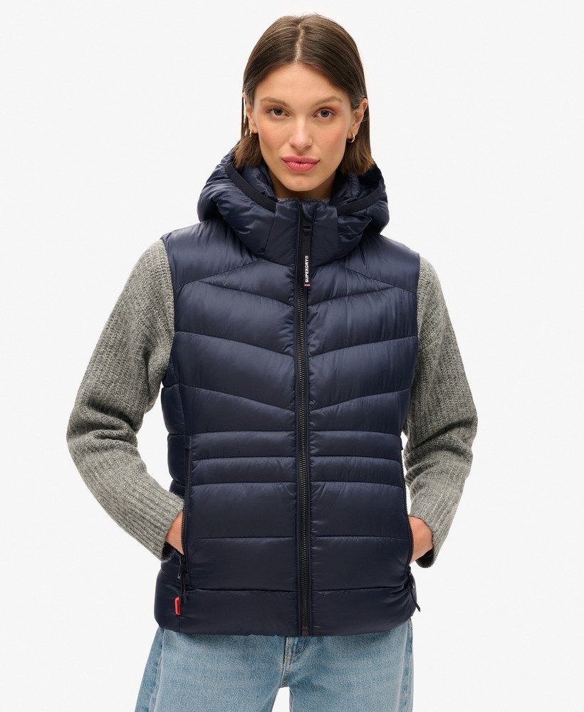 colete acolchoado com capuz fuji quilt na cor azul marinho eclipse