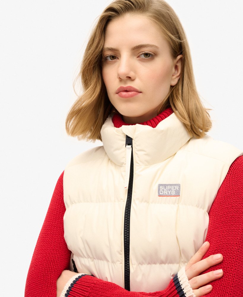 colete esportivo acolchoado na cor off white