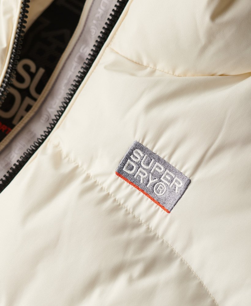 colete esportivo acolchoado na cor off white