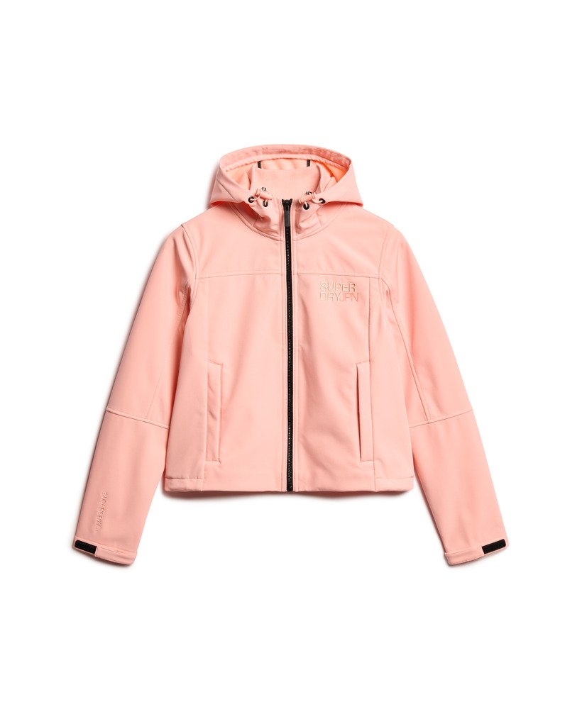 jaqueta trekker soft shell com capuz na cor rosa pêssego pérola