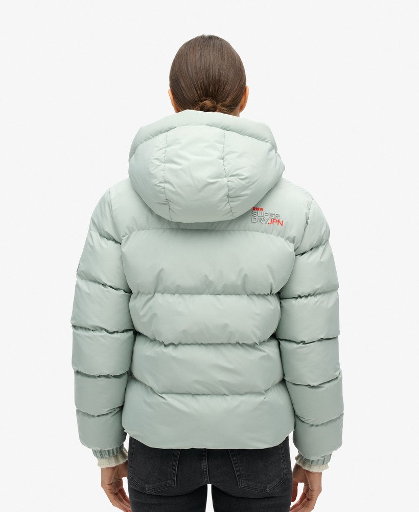 jaqueta esportiva puffer com capuz na cor cinza puritano.
