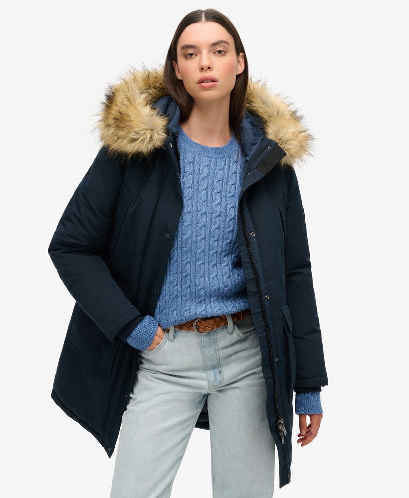 casaco parka everest em pele sintética na cor nordic chrome navy