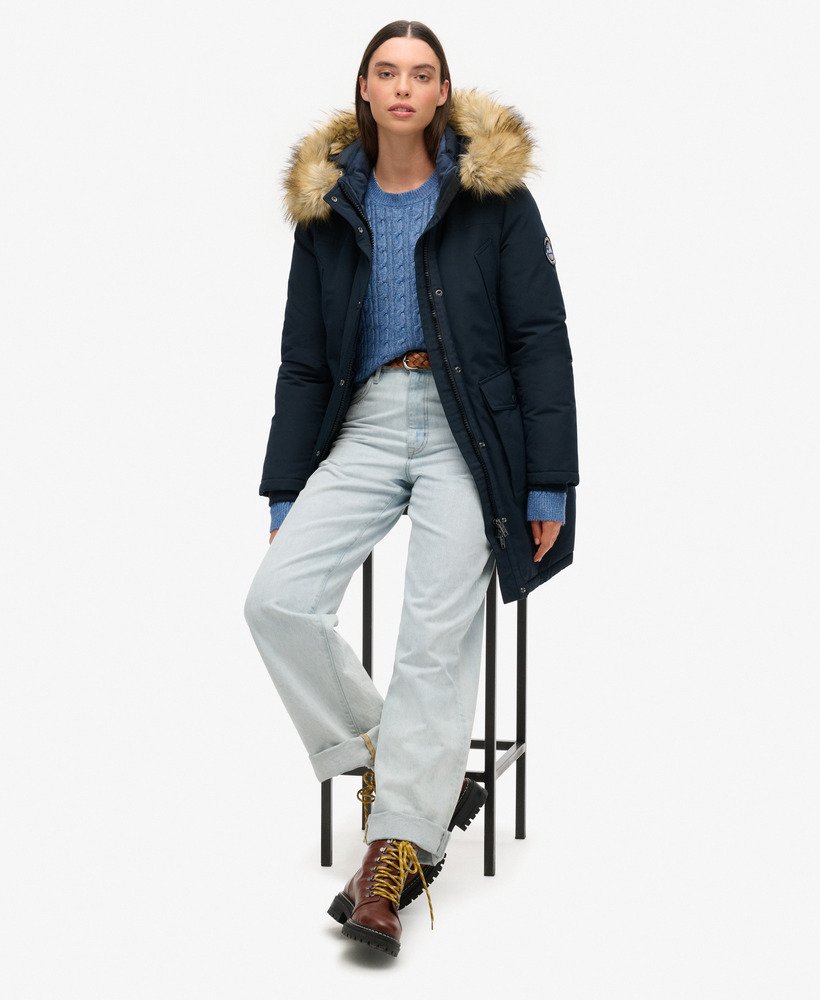 casaco parka everest em pele sintética na cor nordic chrome navy