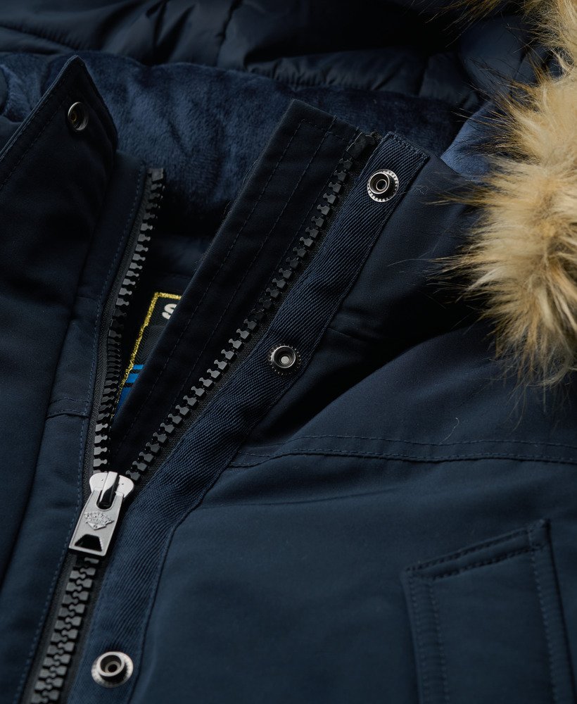 casaco parka everest em pele sintética na cor nordic chrome navy