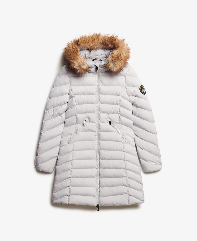 casaco puffer de comprimento médio com capuz de pele sintética fuji na cor cinza lunar.