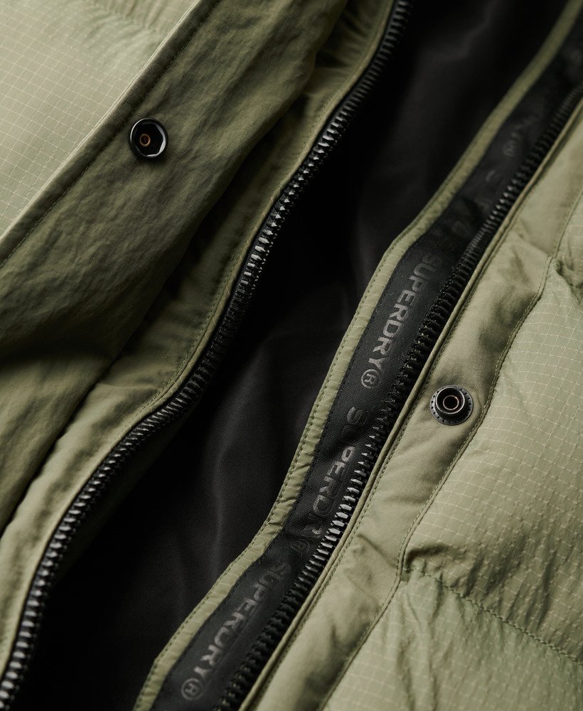 casaco puffer longo em ripstop xadrez verde-oliva acinzentado