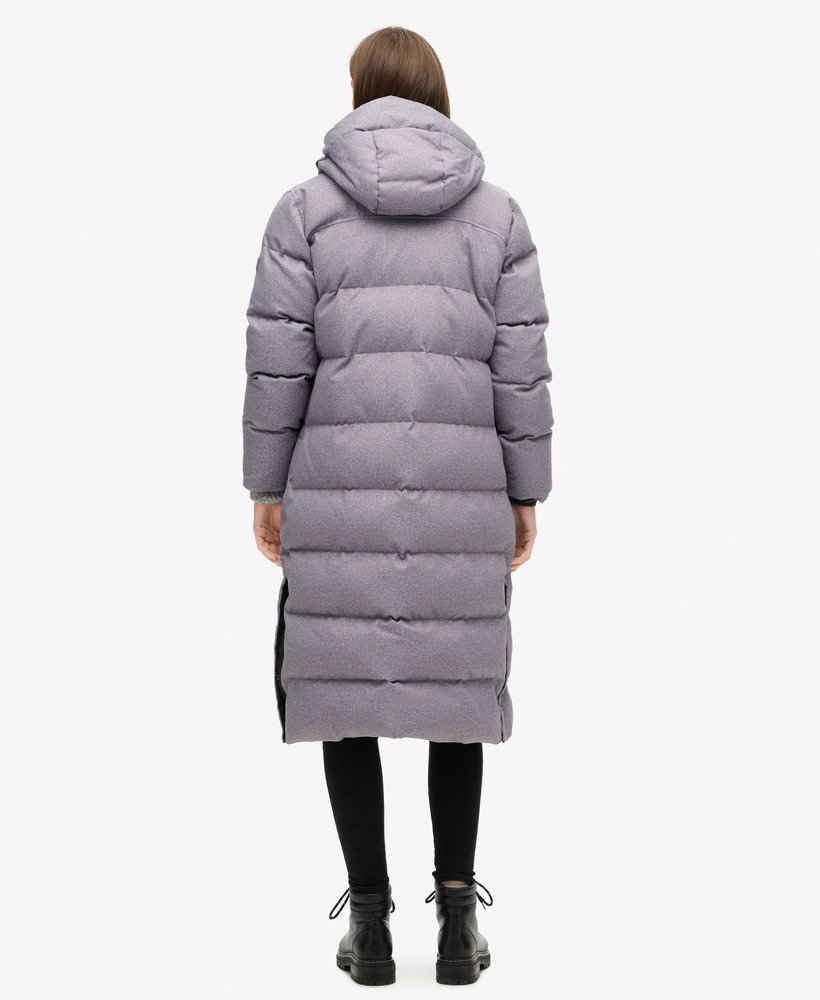 casaco puffer comprido em tweed na cor cinza mesclado.