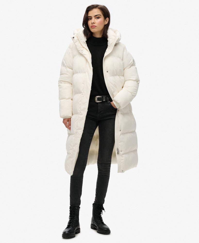 casaco puffer longo com capuz na cor branco estrela