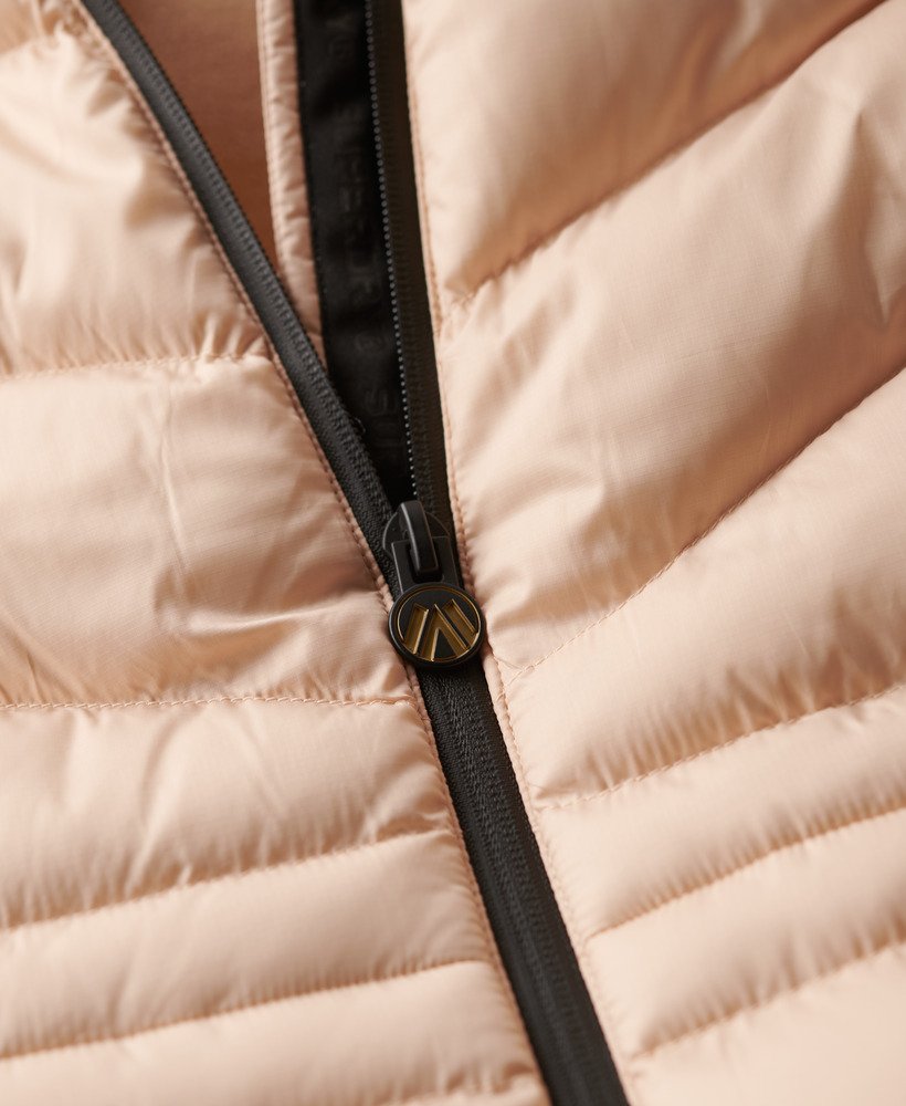 jaqueta híbrida storm knit com capuz na cor bege frappe