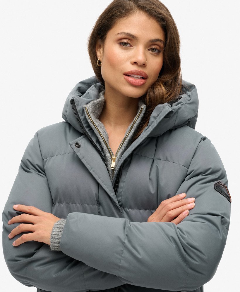 casaco puffer longo de microfibra na cor Ébano