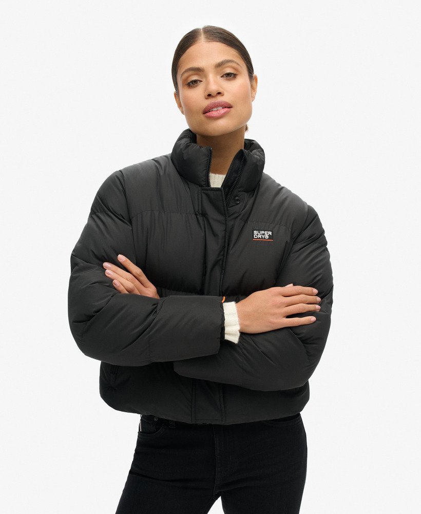 jaqueta esportiva curta puffer na cor preta