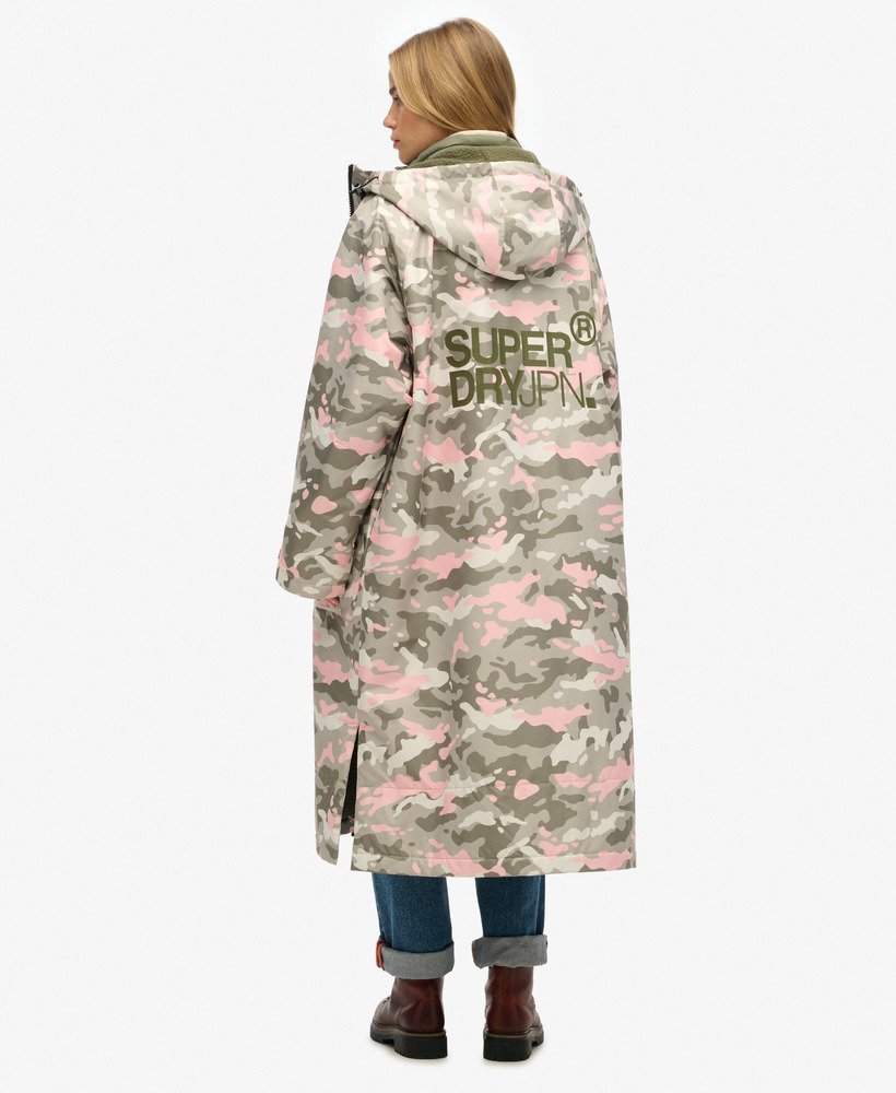 roupão superdry em camuflagem rosa.