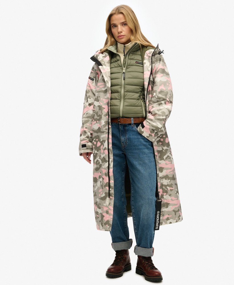 roupão superdry em camuflagem rosa.