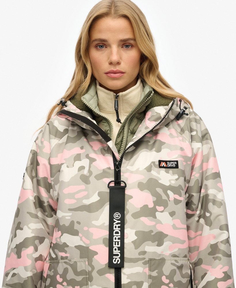 roupão superdry em camuflagem rosa.