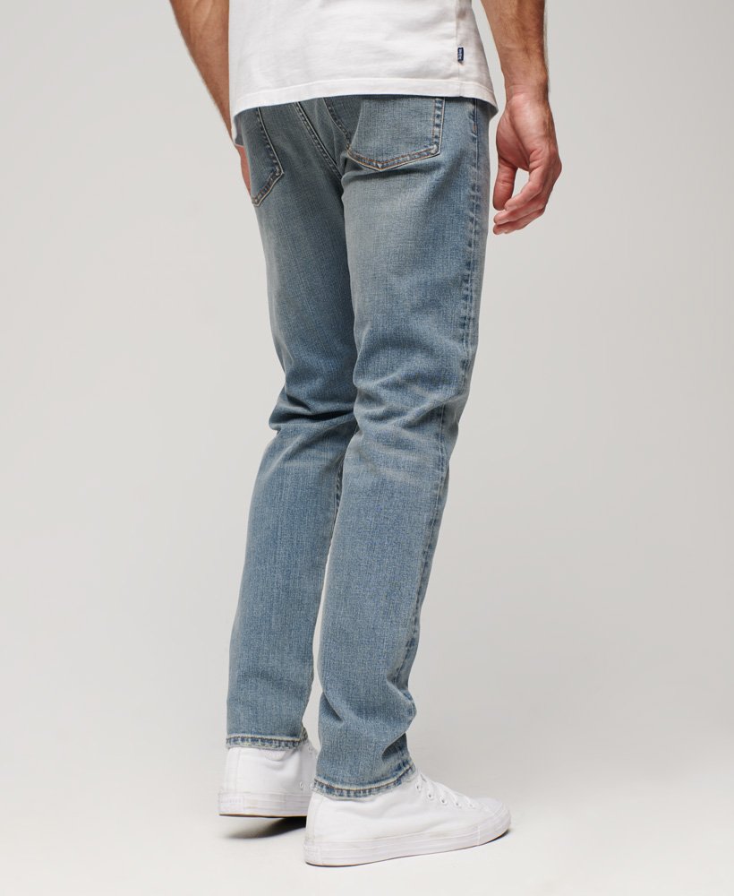 calça jeans vintage slim na cor azul claro fulton