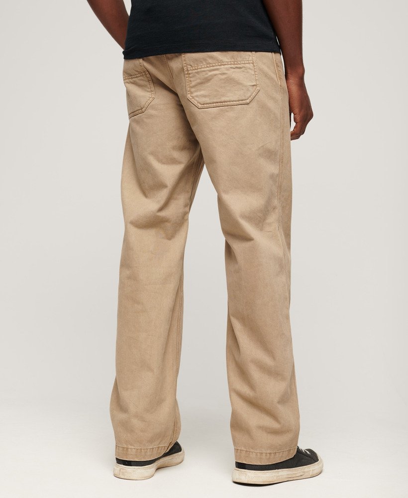 calça de trabalho com cinco bolsos na cor marrom areia do cânion