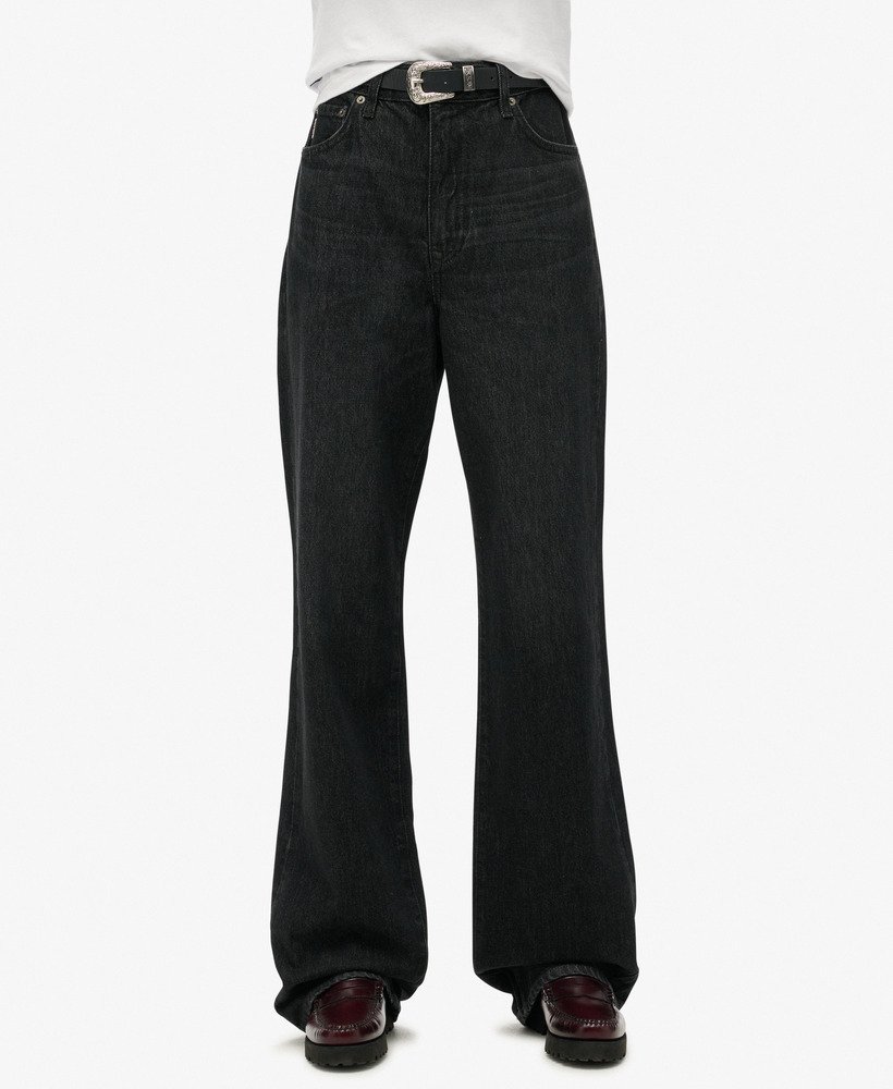 calça jeans de algodão orgânico de perna larga na cor wolcott black stone