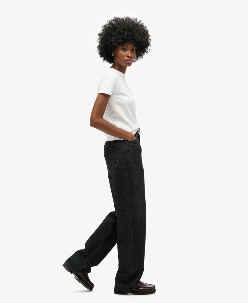 calça jeans de algodão orgânico de perna larga na cor wolcott black stone