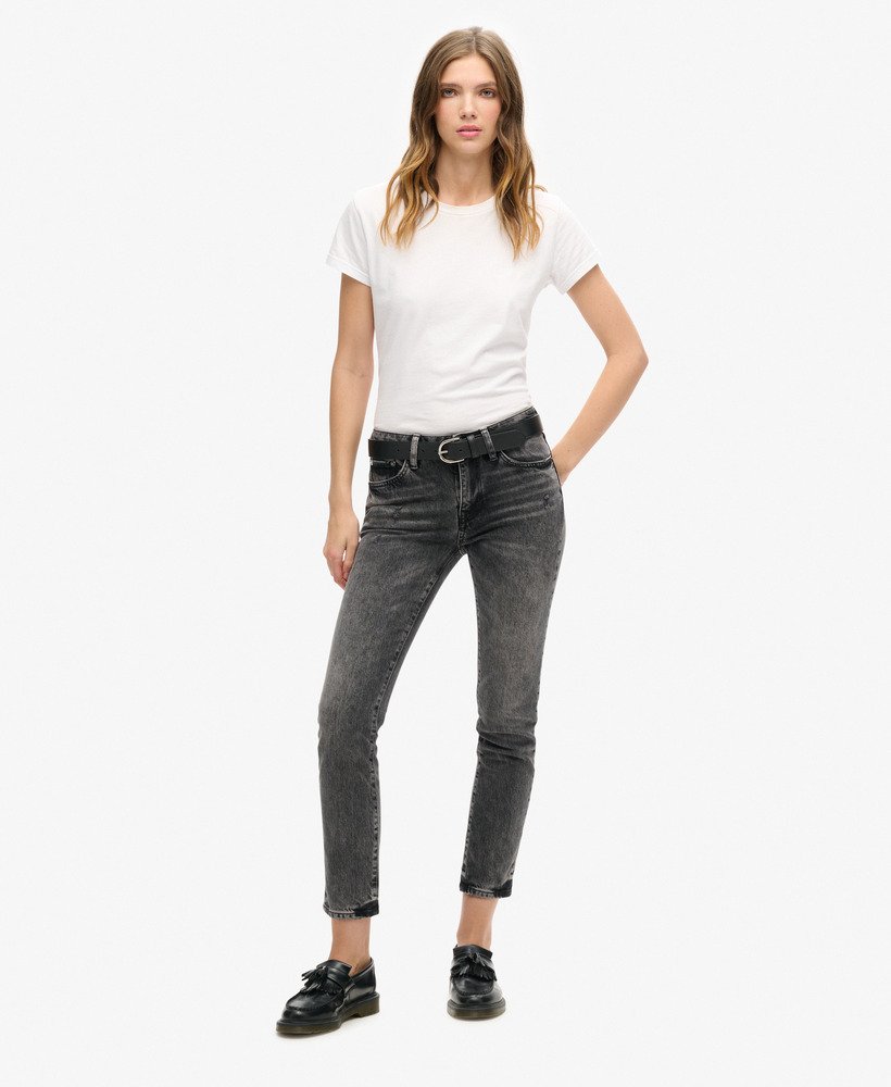 calça jeans slim de cintura média em algodão orgânico na cor echo black.