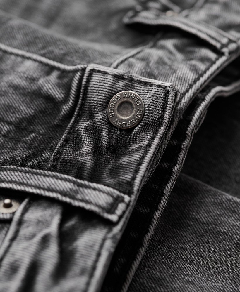 calça jeans slim de cintura média em algodão orgânico na cor echo black.