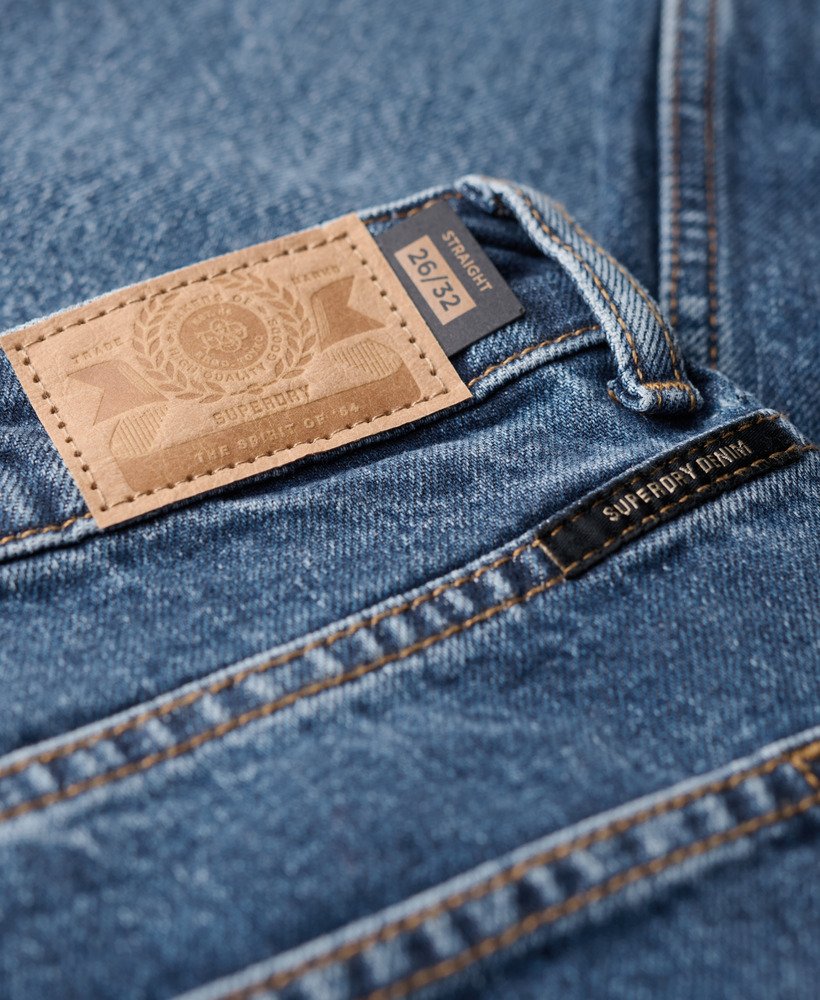 calça jeans reta de cintura média na cor azul vintage fulton