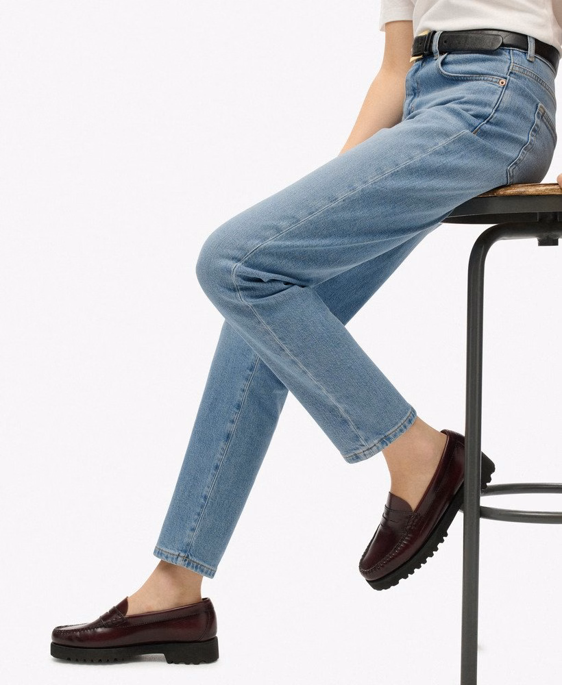 Calça jeans mom de cintura alta em algodão orgânico