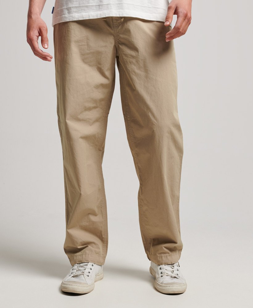 calça de moletom trançada na cor marrom areia do cânion