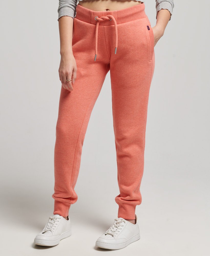 calça de moletom essential logo em algodão orgânico na cor la coral mesclado