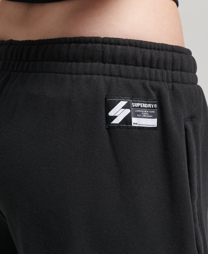 calça de moletom unissex globe s logo na cor preta.