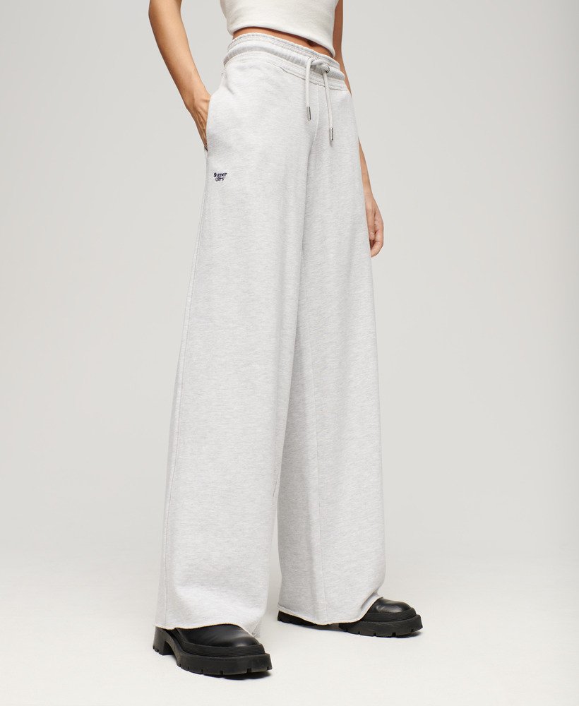 calça jogger reta essential logo na cor cinza glacial mesclado