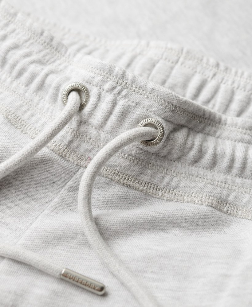 calça jogger reta essential logo na cor cinza glacial mesclado