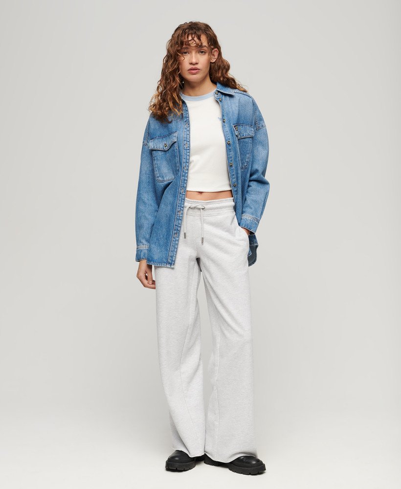 calça jogger reta essential logo na cor cinza glacial mesclado