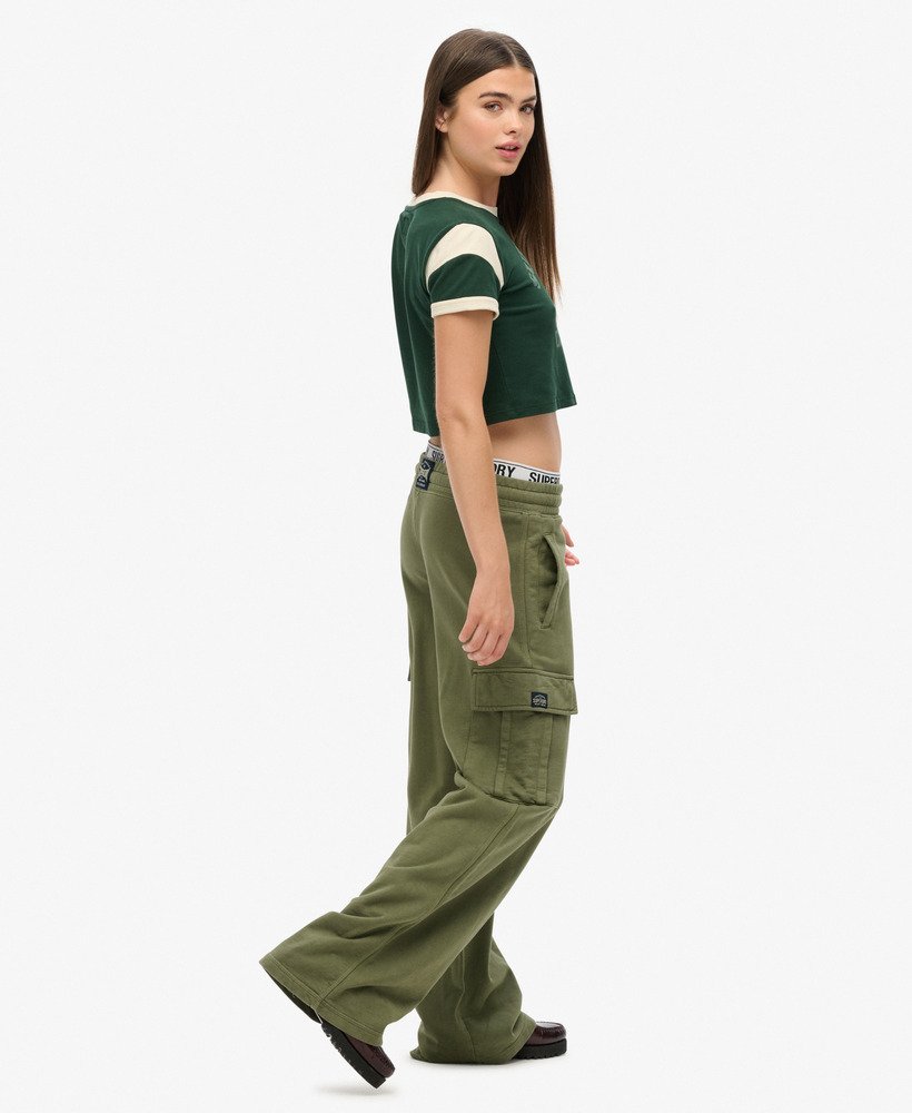 calça jogger cargo larga vintage da athletic essentials na cor cáqui oliva