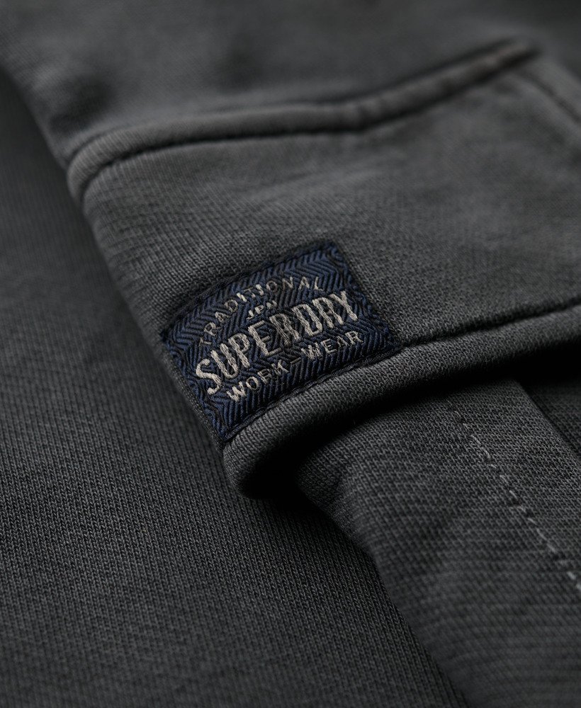 calça jogger cargo vintage larga da athletic essentials na cor preta lavada.