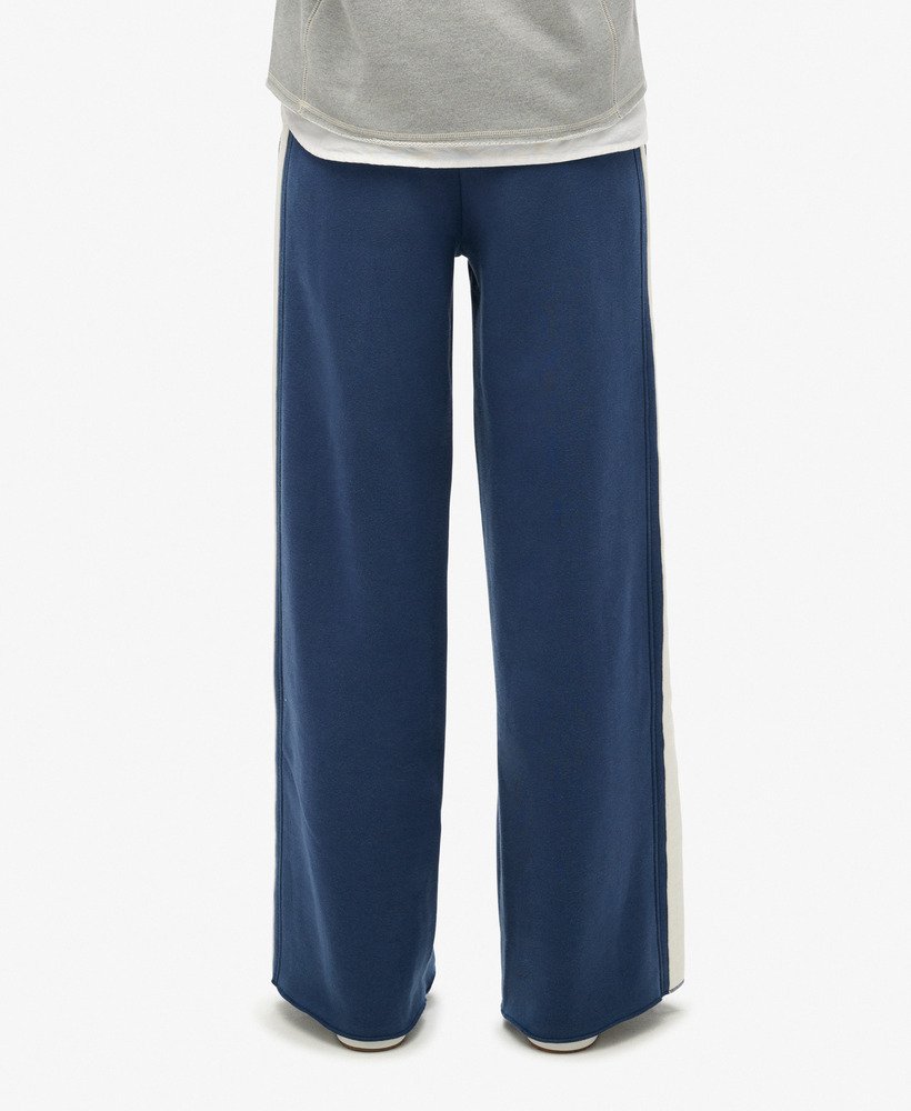 calça jogger reta essential logo na cor azul marinho